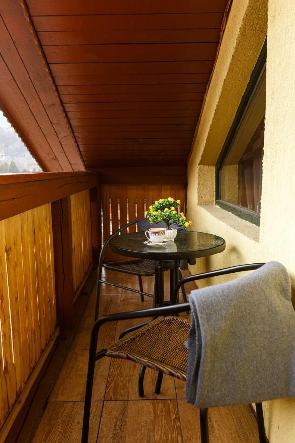 Hotel La Mama Siriu Lunca Jaristei Zewnętrze zdjęcie